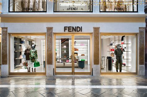 negozi borse fendi verona|fendi stores in italy.